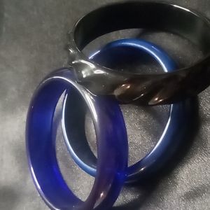3 Vintage acrylic bangle bracelets conalt blue and black & translucent blue
